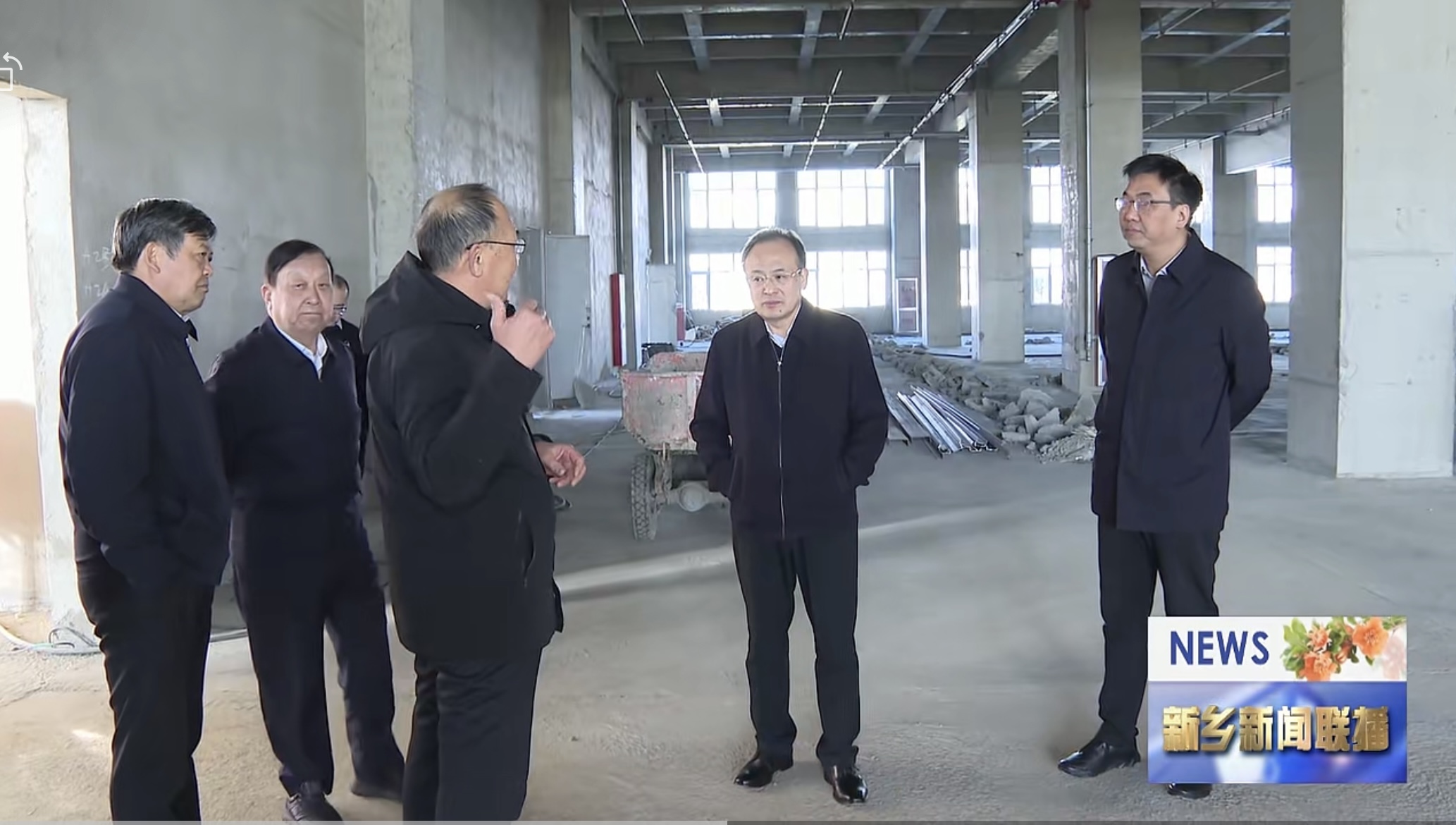 魏建平市长视察佐今明新厂建设.jpg